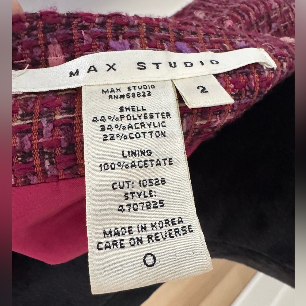 Max Studio - Picture 2 of 2
